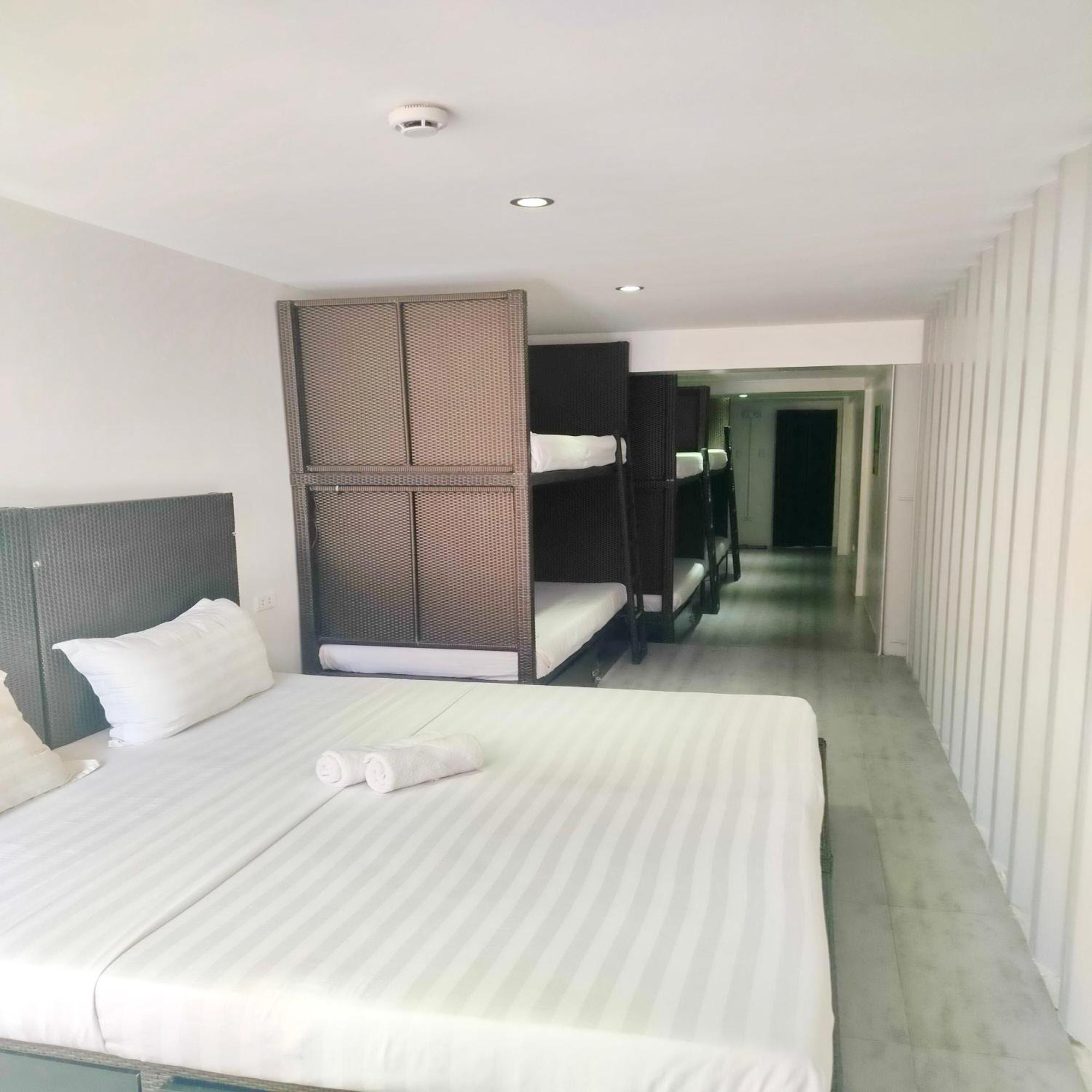 Хостел Chillax Boracay Yapak Номер фото